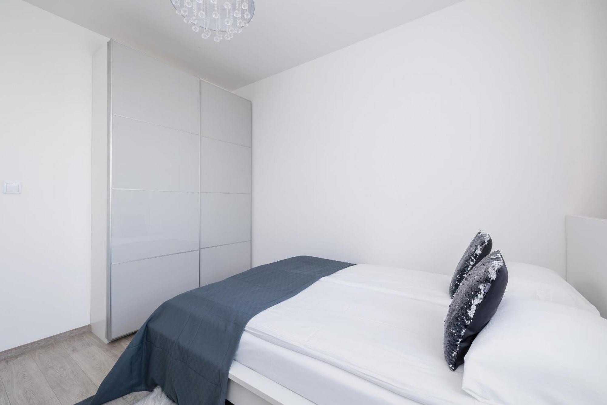 Cracow Pradnik Spacious & Family Apartment With 3 Bedroom By Renters Prestige Krakau Buitenkant foto